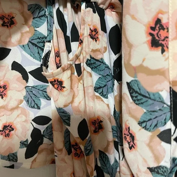 Show me your MUMU floral dress - Picture 5 of 6